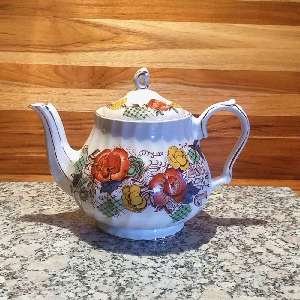 Sadler Rose Garden Teapot